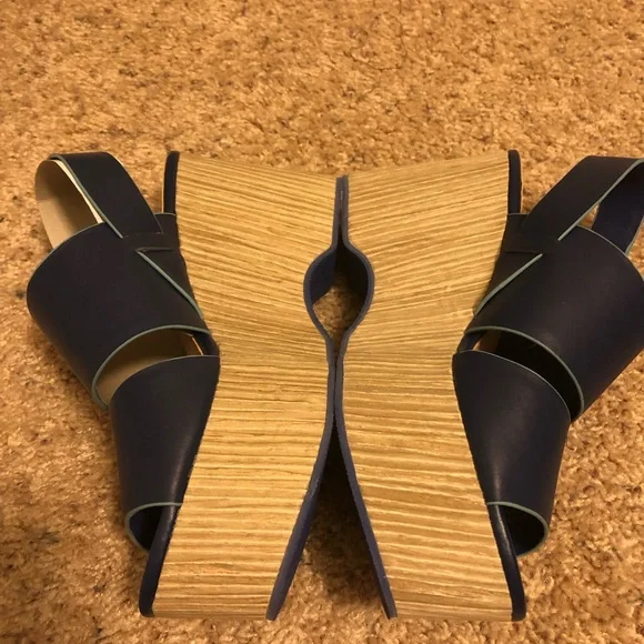 KELSI DAGGER NASH BLUEBERRY PLATFORM SANDAL - Picture 6 of 7